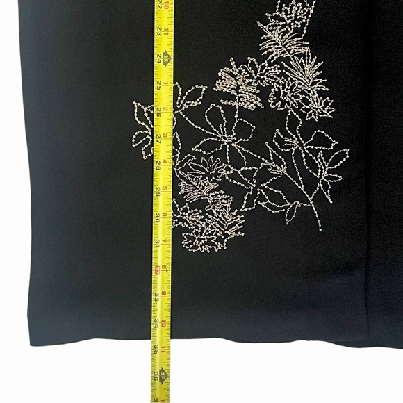 Josephine Chaus Skirt 6 Petite Black 100% Silk Embroidered Wrap Tropical Travel - Picture 8 of 10